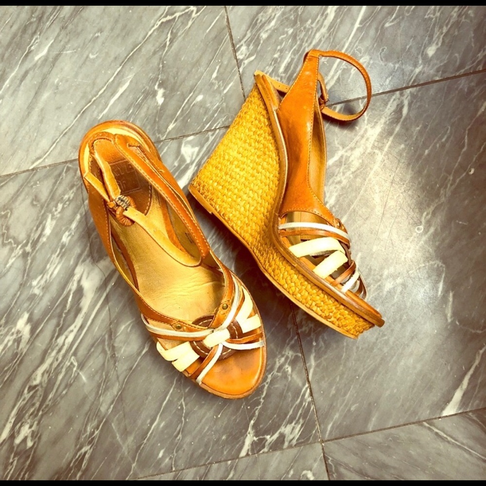 Super cute  Frye platform sandals